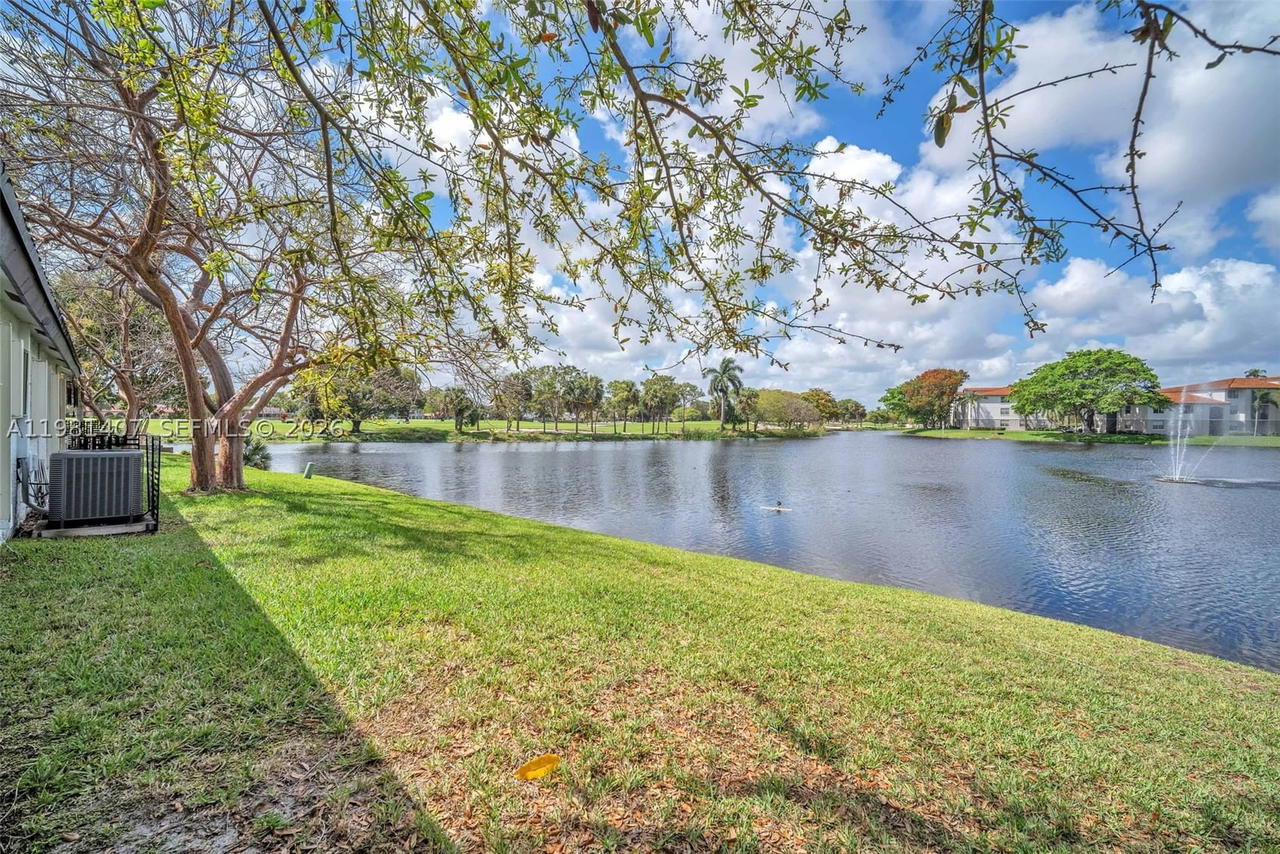 Real estate property located at 211 87th Ter, Broward, Jacaranda Area 4, Plantation, FL