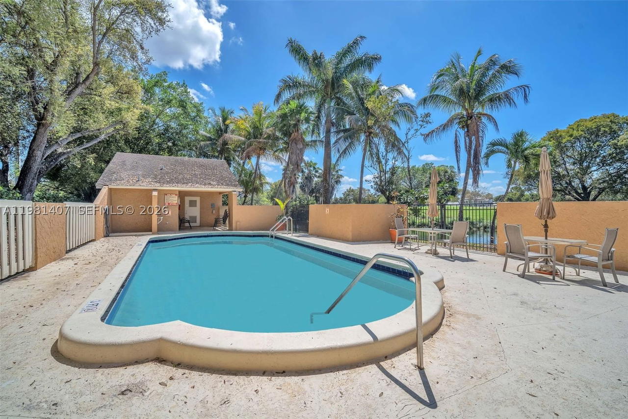 Real estate property located at 211 87th Ter, Broward, Jacaranda Area 4, Plantation, FL