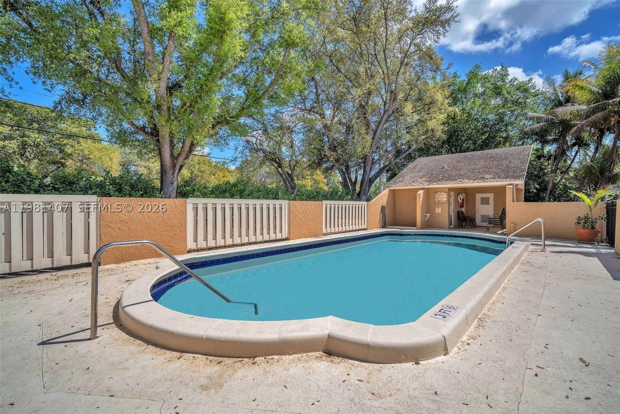 Real estate property located at 211 87th Ter, Broward, Jacaranda Area 4, Plantation, FL