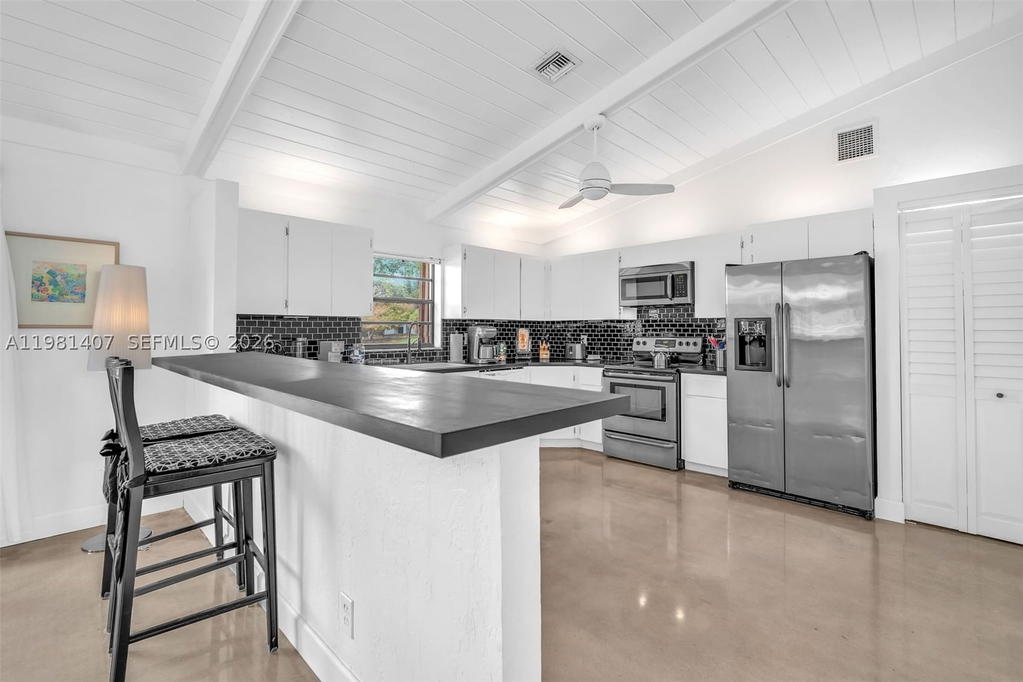 Real estate property located at 211 87th Ter, Broward, Jacaranda Area 4, Plantation, FL
