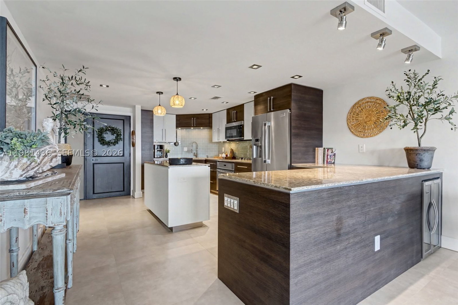 Real estate property located at 3111 Ocean Dr #1612, Broward, Hollywood Towers Condo, Hollywood, FL
