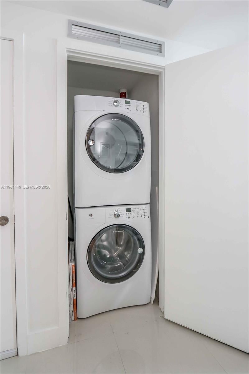 Real estate property located at 2900 7th Ave #404, Miami-dade, Biscayne Beach Condo, Miami, FL