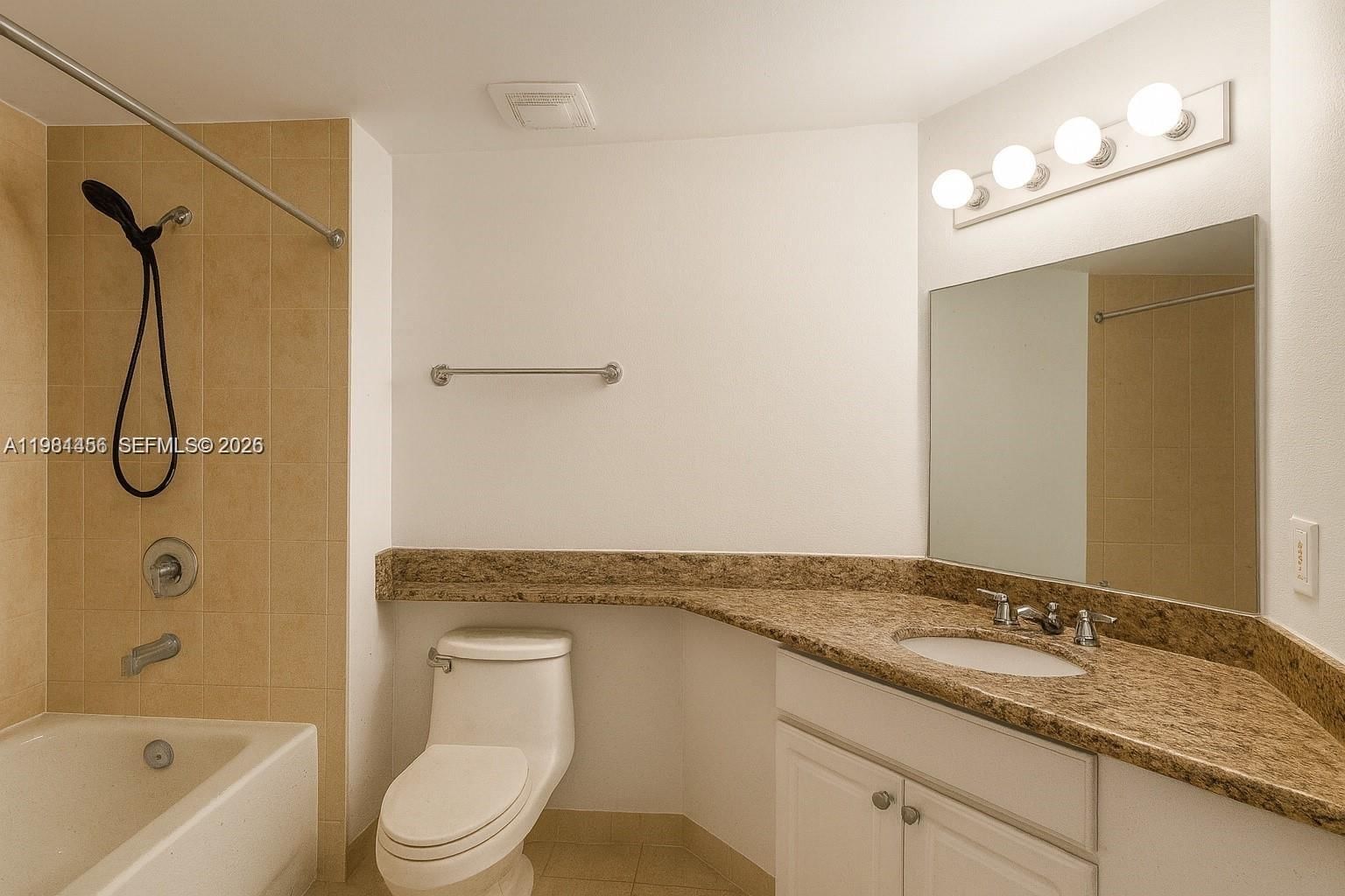 Real estate property located at 3001 185th St #222, Miami-dade, Alaqua Condo, Aventura, FL
