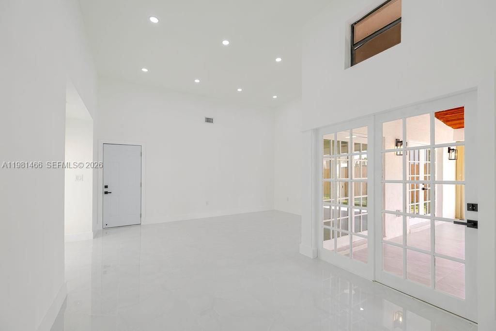 Real estate property located at 8940 4th Ter, Miami-dade, Poinciana Pointe Phase 1, Miami, FL