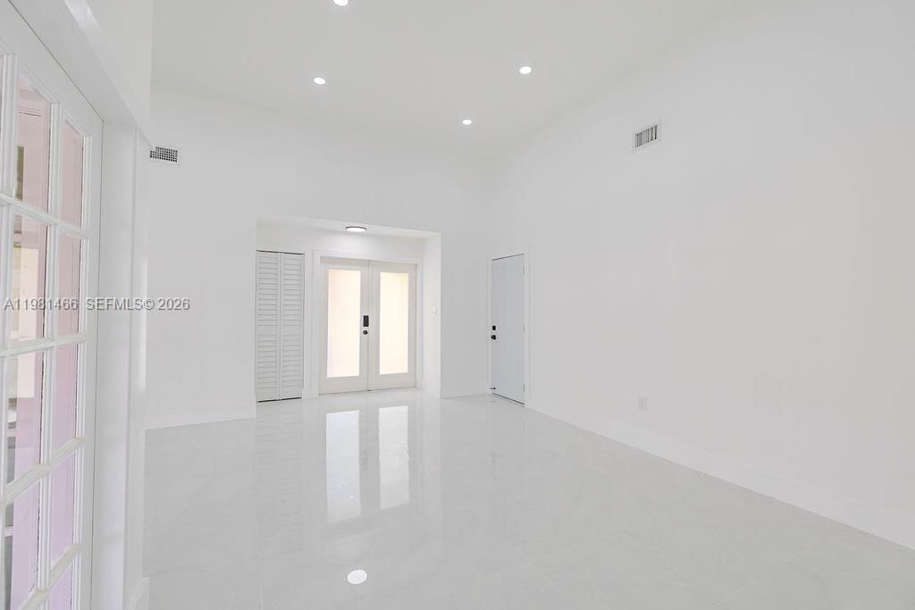 Real estate property located at 8940 4th Ter, Miami-dade, Poinciana Pointe Phase 1, Miami, FL