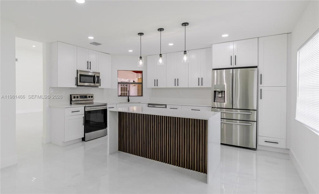 Real estate property located at 8940 4th Ter, Miami-dade, Poinciana Pointe Phase 1, Miami, FL