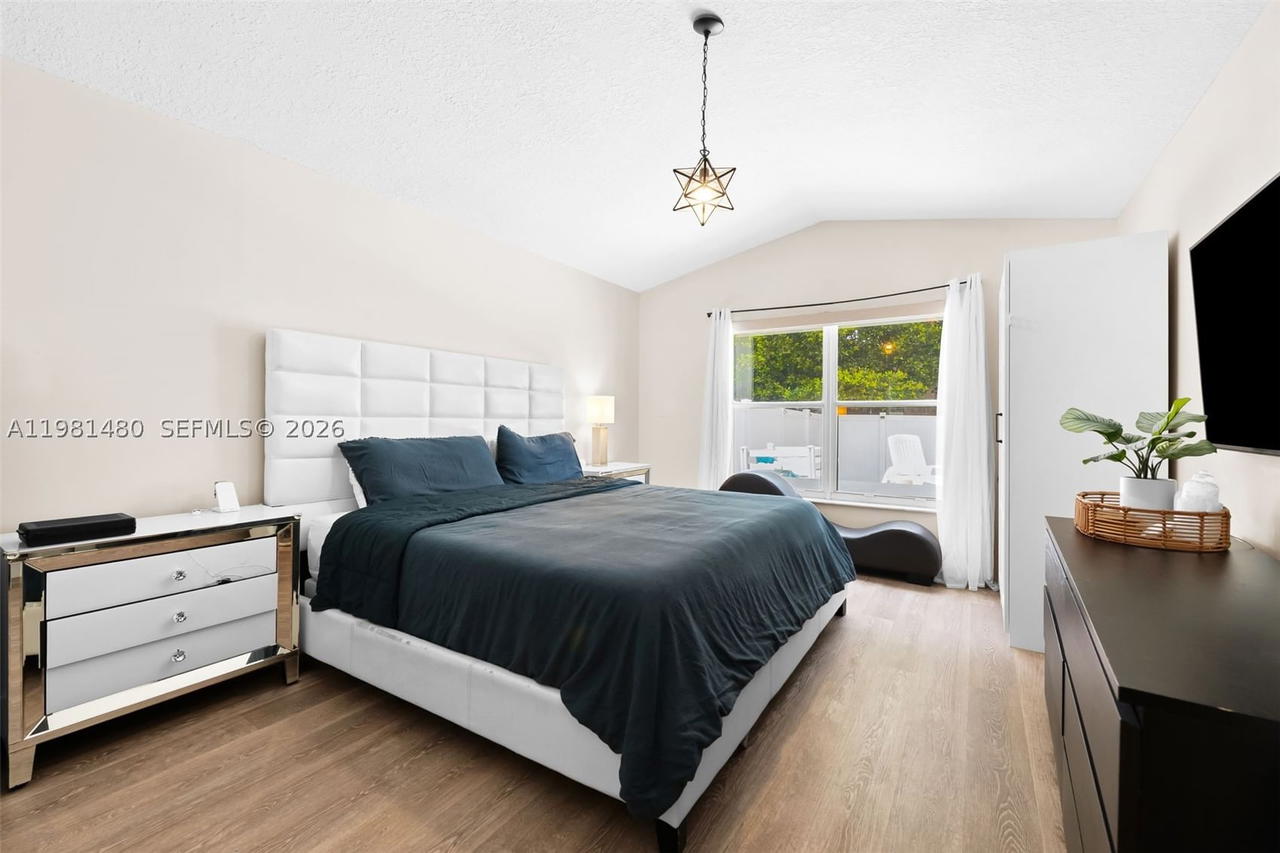 Real estate property located at 334 194th Ave, Broward, Twin Acres, Pembroke Pines, FL
