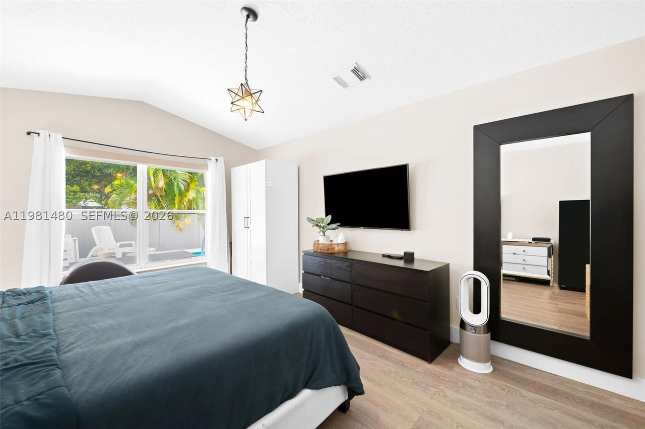 Real estate property located at 334 194th Ave, Broward, Twin Acres, Pembroke Pines, FL