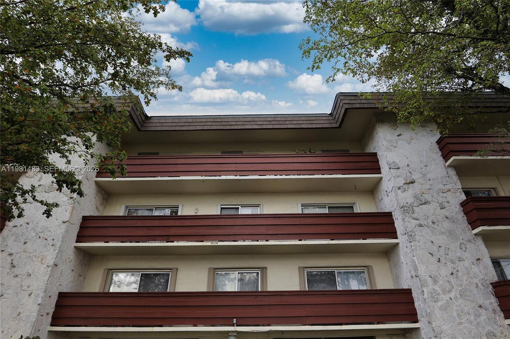 Real estate property located at 1205 Mariposa Ave #326, Miami-dade, Villa Capri Condo, Coral Gables, FL