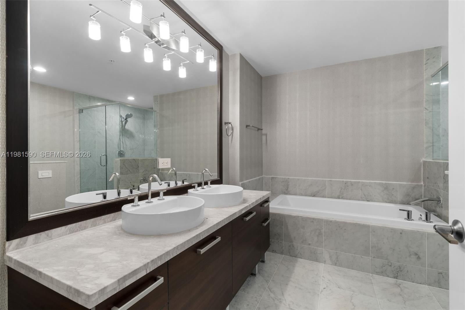 Real estate property located at , Miami-dade, Vizcayne North Condo, Miami, FL