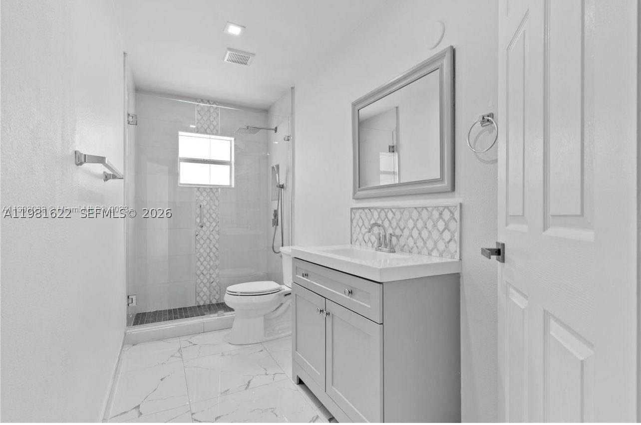 Real estate property located at 14721 170th Ter, Miami-dade, Mandy Sub, Miami, FL
