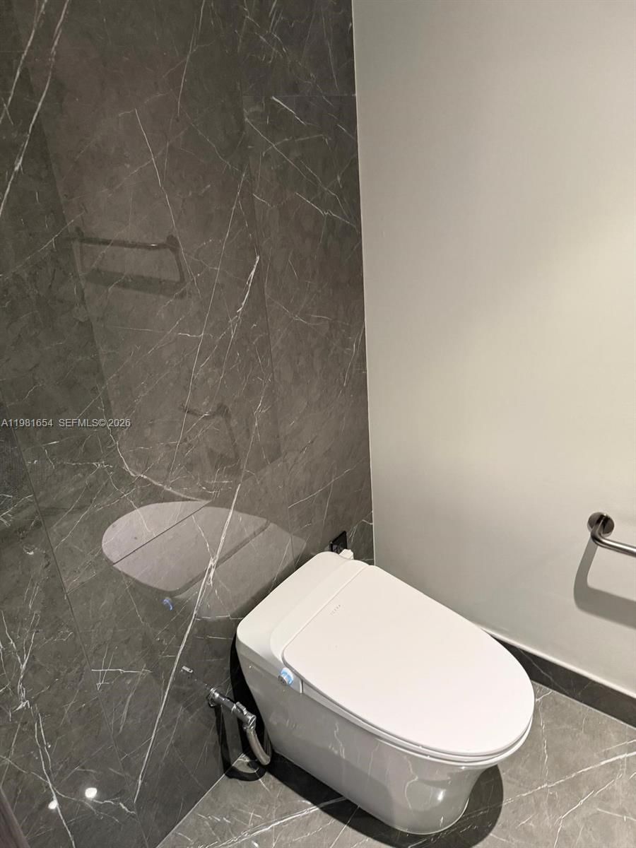 Real estate property located at 20 11th St #2606B, Miami-dade, Eleven Hotel And Residence, Miami, FL