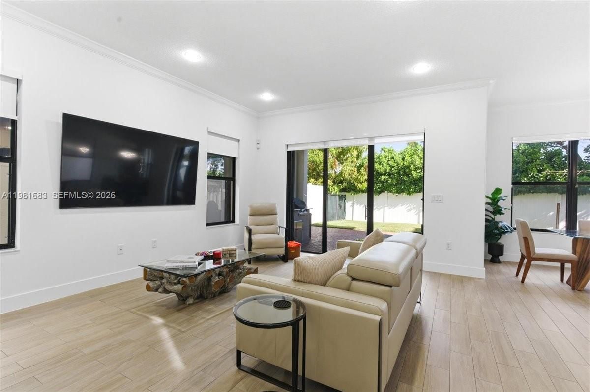 Real estate property located at 3407 99th Pl, Miami-dade, Bonterra, Hialeah, FL