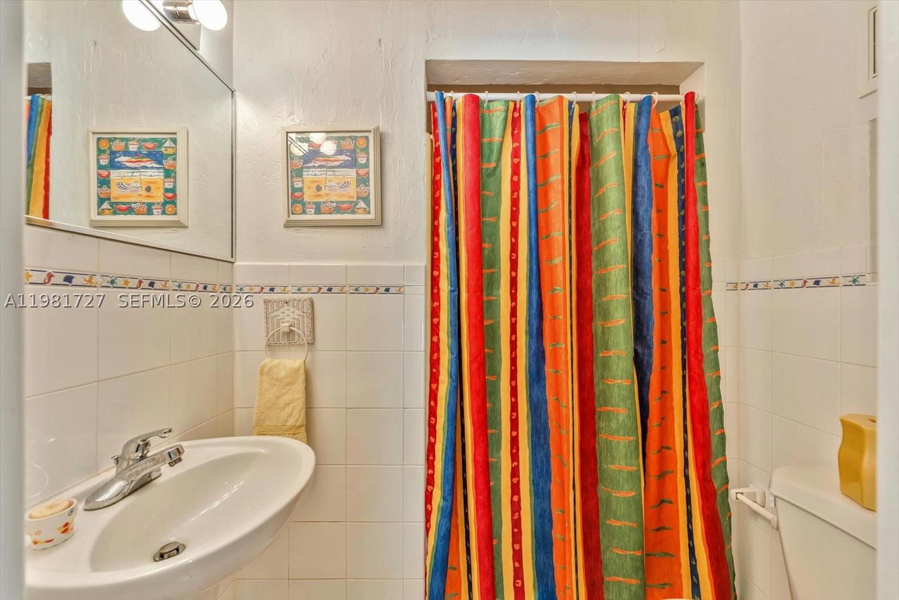 Real estate property located at 1021 Greenway Dr, Miami-dade, Coral Gables Sec C, Coral Gables, FL