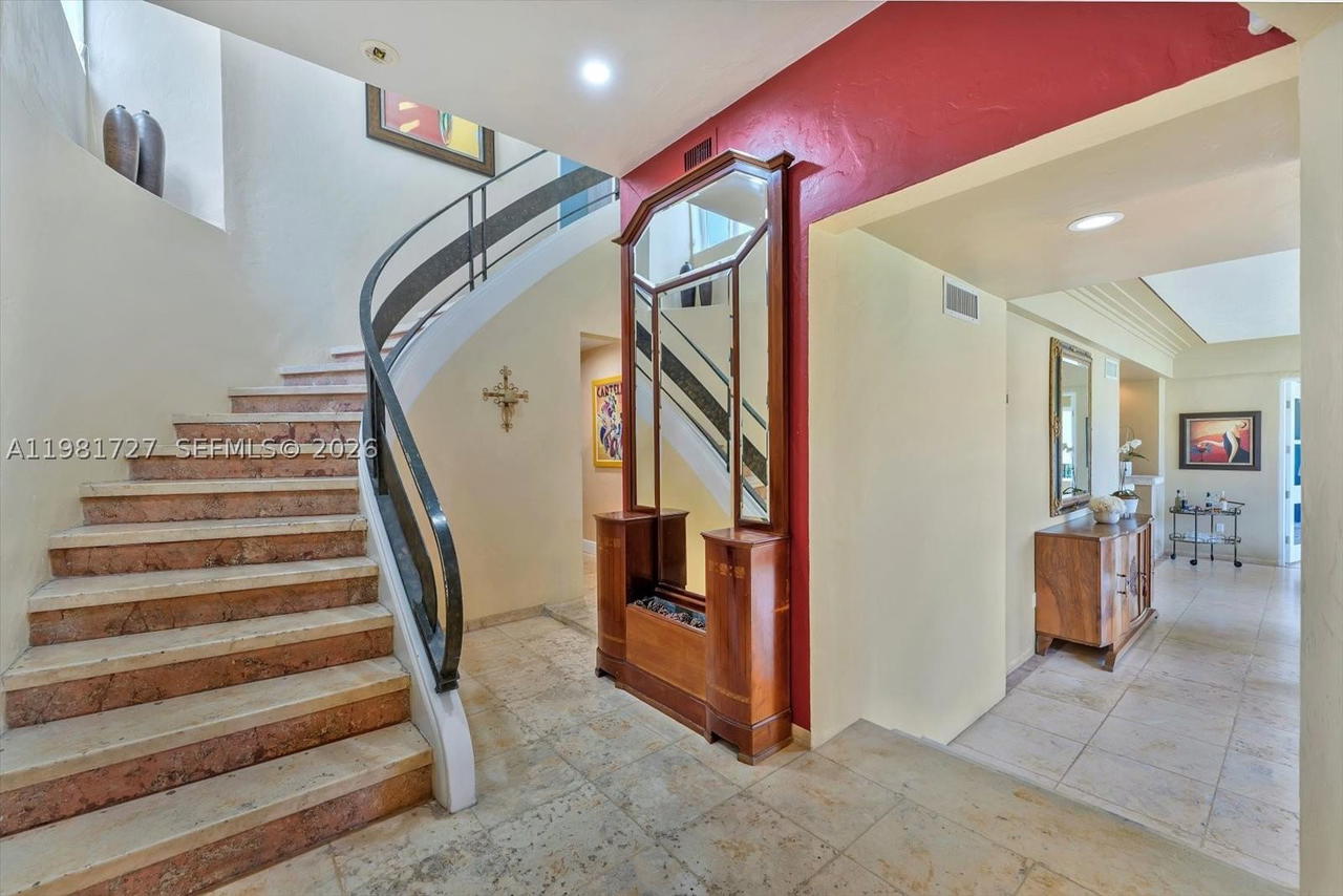 Real estate property located at 1021 Greenway Dr, Miami-dade, Coral Gables Sec C, Coral Gables, FL
