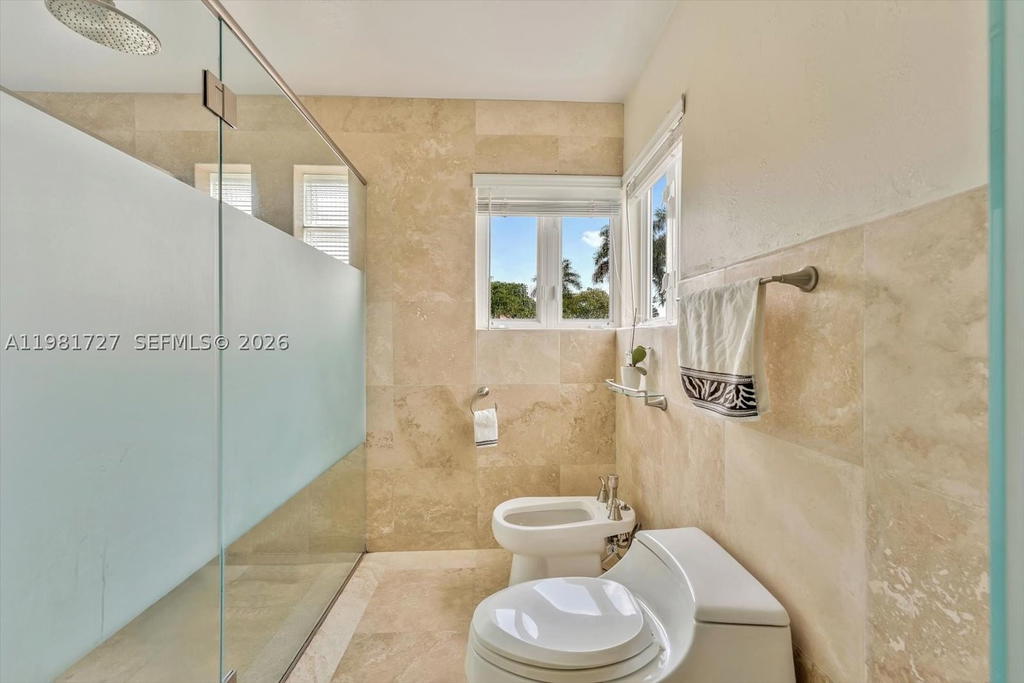 Real estate property located at 1021 Greenway Dr, Miami-dade, Coral Gables Sec C, Coral Gables, FL