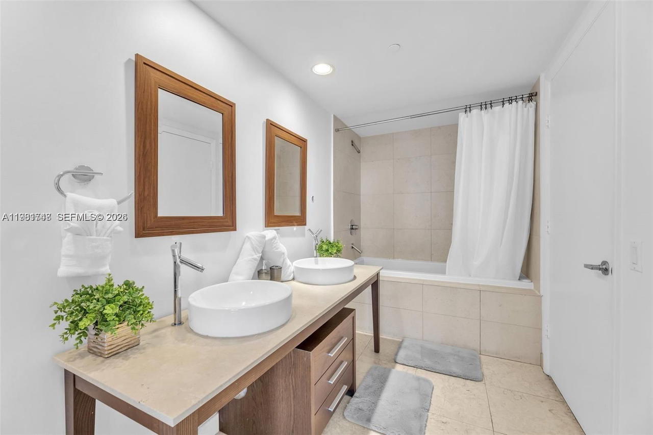 Real estate property located at 485 Brickell Ave #2503, Miami-dade, Icon Brickell Condo No 3, Miami, FL