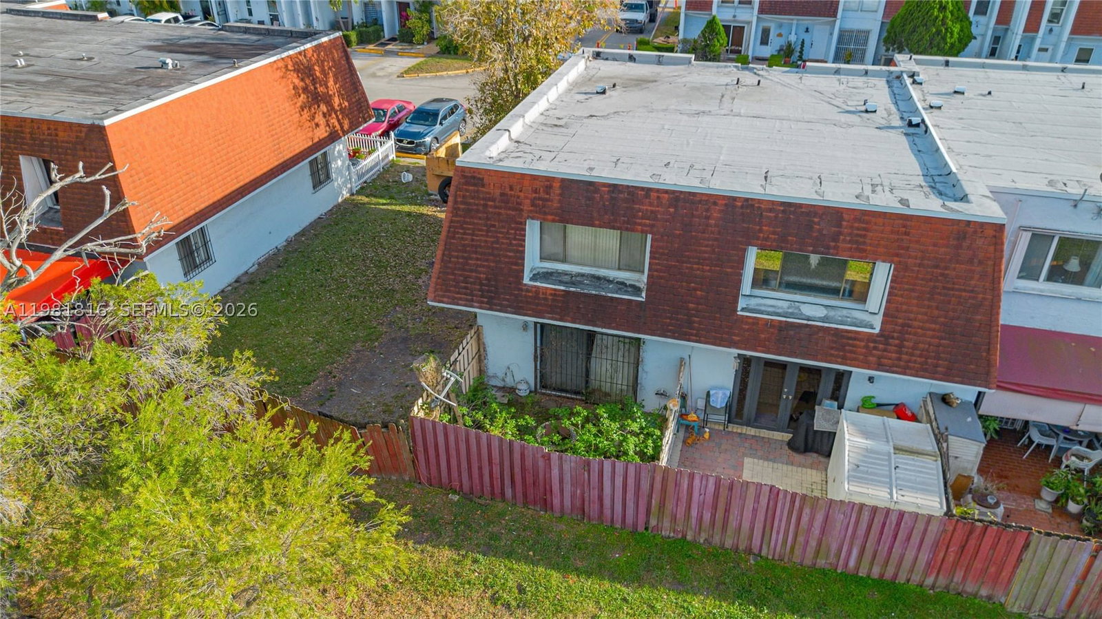 Real estate property located at 10710 7th St #11B, Miami-dade, Laguna Condo, Miami, FL