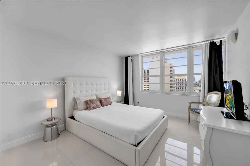 Real estate property located at 100 Lincoln Rd #1511, Miami-dade, The Decoplage Condo, Miami Beach, FL