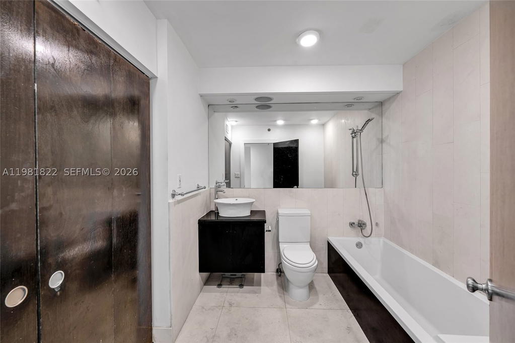 Real estate property located at 100 Lincoln Rd #1511, Miami-dade, The Decoplage Condo, Miami Beach, FL
