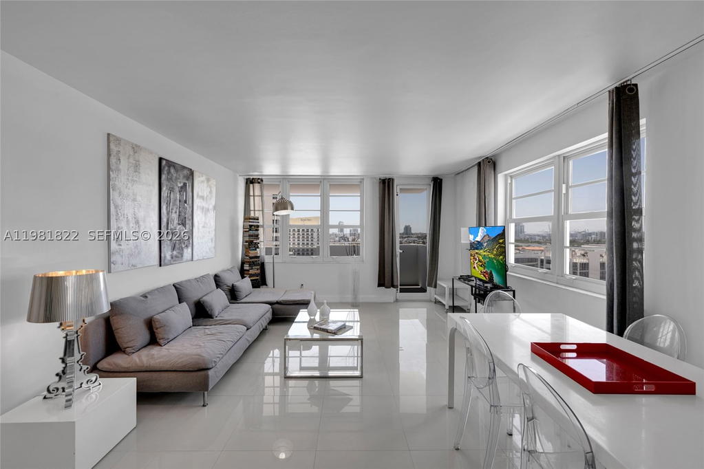 Real estate property located at 100 Lincoln Rd #1511, Miami-dade, The Decoplage Condo, Miami Beach, FL