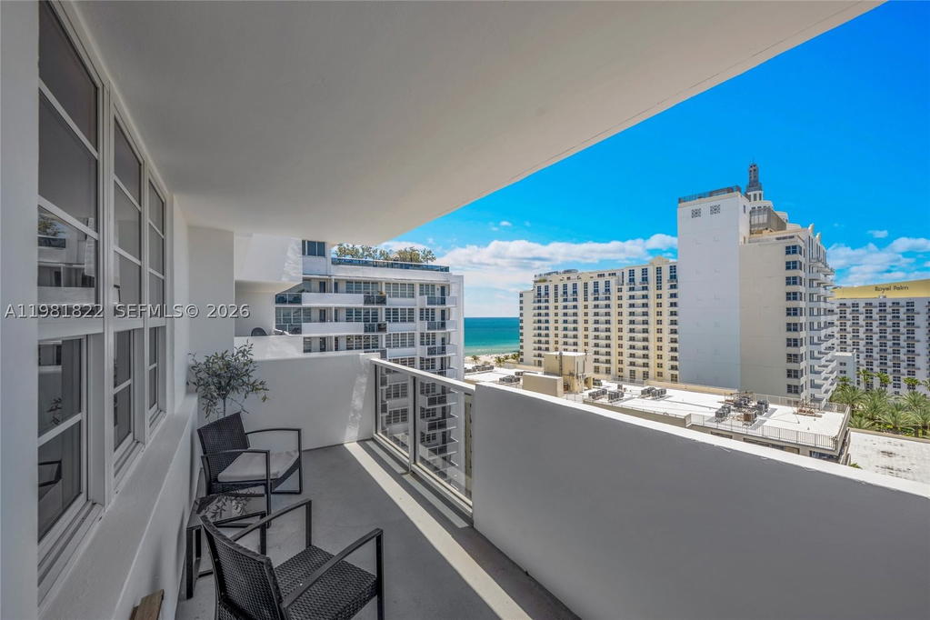 Real estate property located at 100 Lincoln Rd #1511, Miami-dade, The Decoplage Condo, Miami Beach, FL