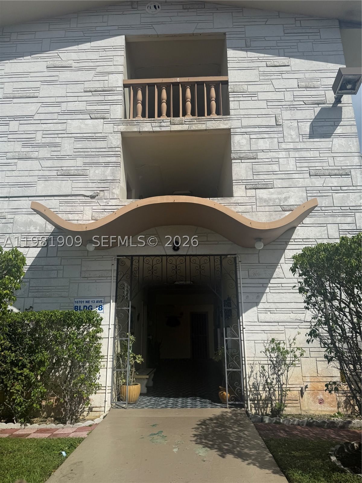Real estate property located at 16701 13th Ave #214, Miami-dade, Mar-len Gardens No 8 Corp, North Miami Beach, FL