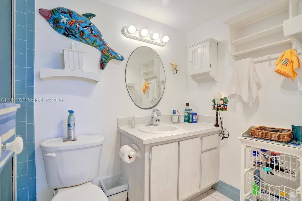 Real estate property located at 425 11th Ter #204, Broward, Meadowbrook Lakes Condo, Dania Beach, FL