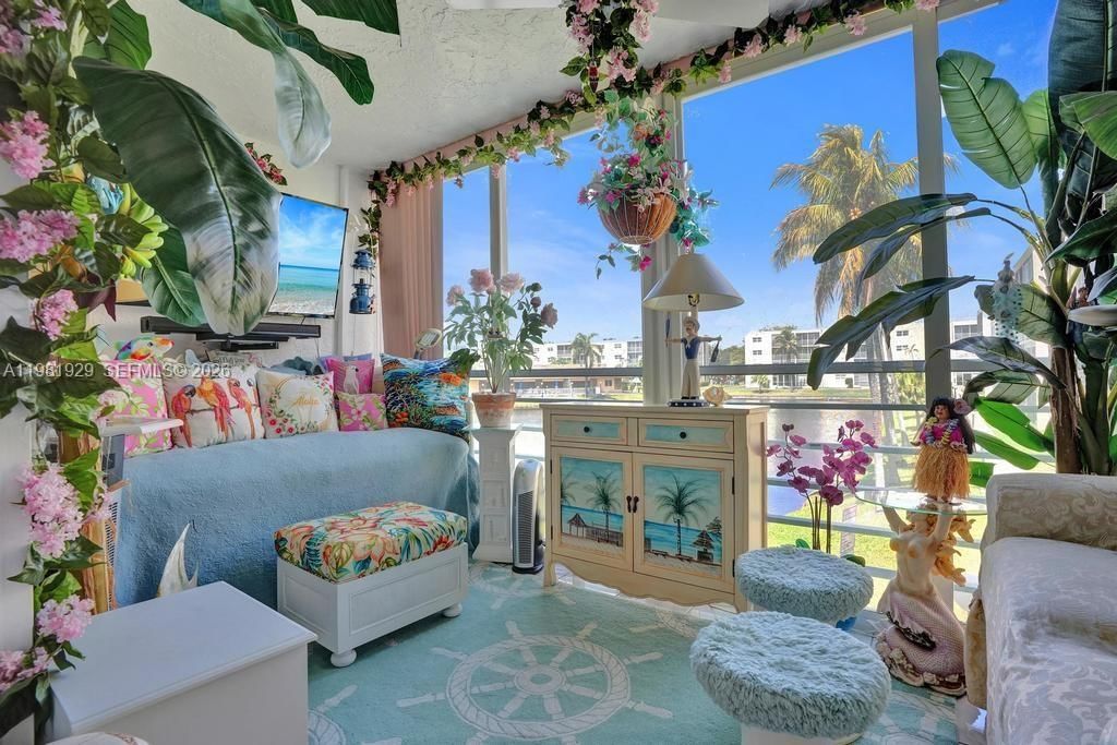 Real estate property located at 425 11th Ter #204, Broward, Meadowbrook Lakes Condo, Dania Beach, FL