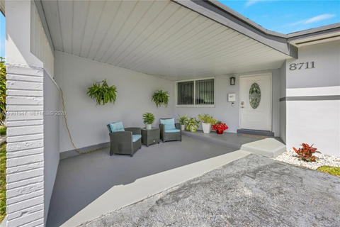Real estate property located at 8711 191st St, Miami-dade, Whispering Pines Estates, Cutler Bay, FL