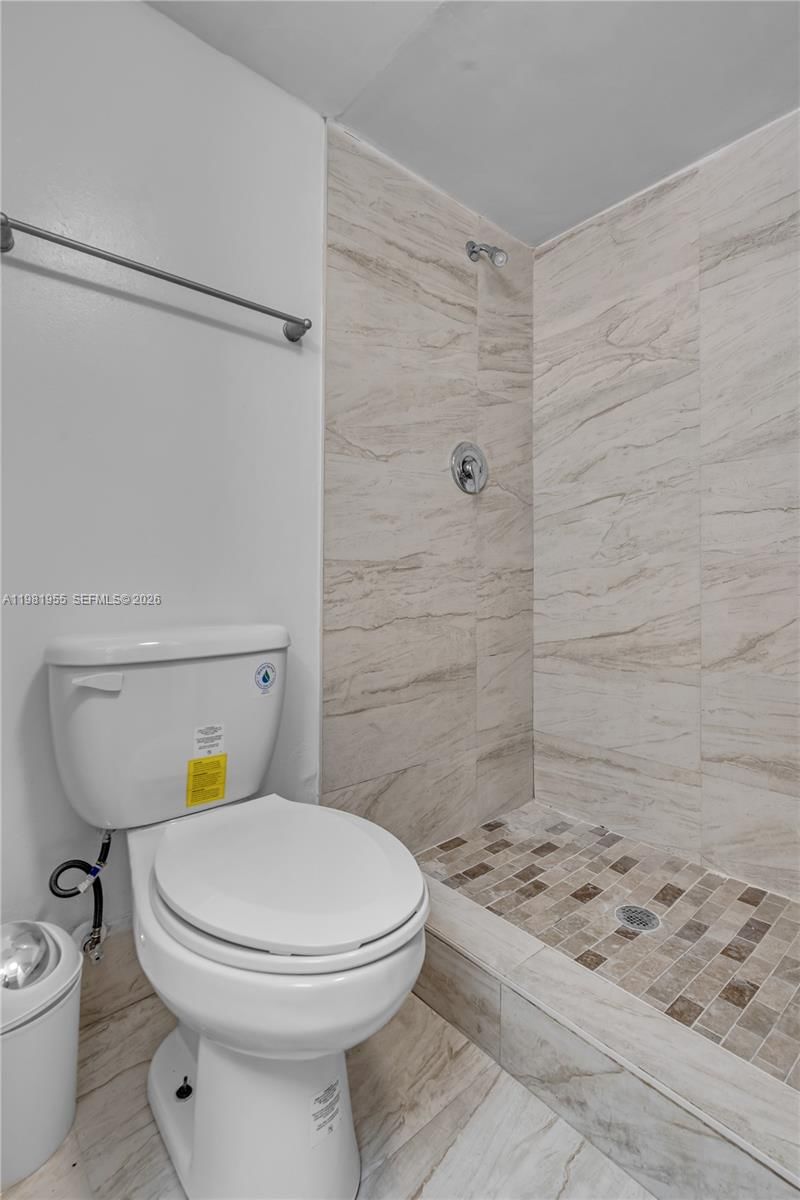 Real estate property located at 9143 77th Ave B802, Miami-dade, Dadeland Place Condo, Miami, FL