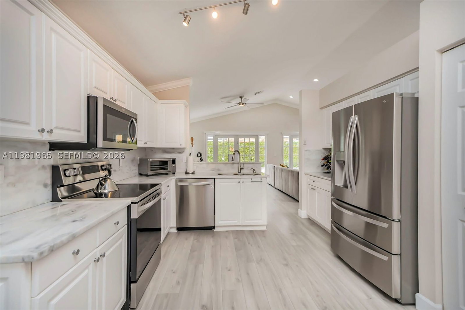 Real estate property located at 11030 Harbour Springs Cir, Palm Beach, Harbour Springs At Mission, Boca Raton, FL