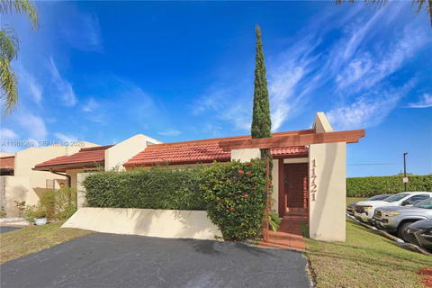 Real estate property located at 11721 112th Ter, Miami-dade, Woodstock Townhomes Sec 1, Miami, FL