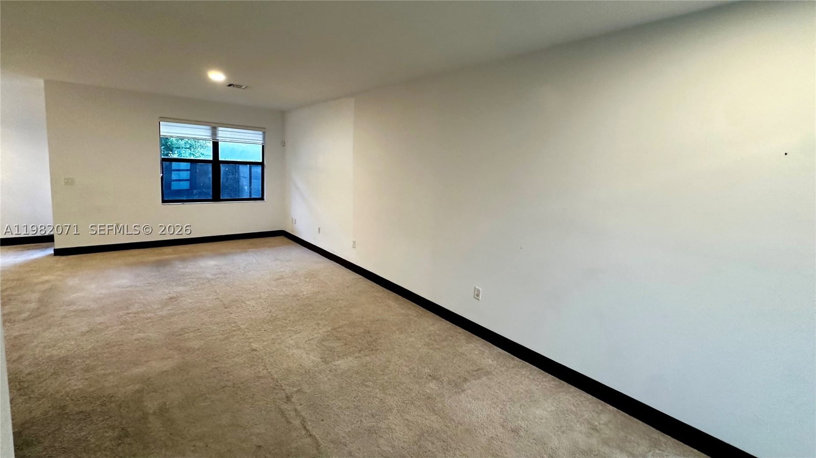 Real estate property located at 9155 161st St, Miami-dade, Dunnwoody Lake, Miami Lakes, FL