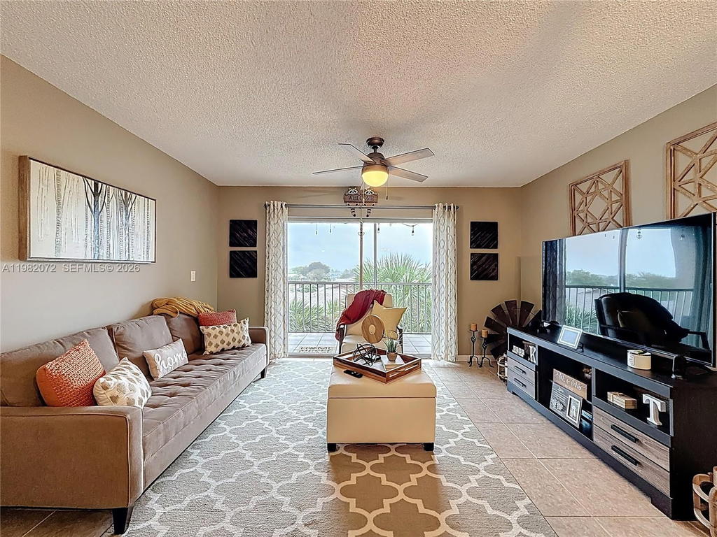Real estate property located at 17000 67th Ave #423, Miami-dade, Country Lane Condo #2, Hialeah, FL