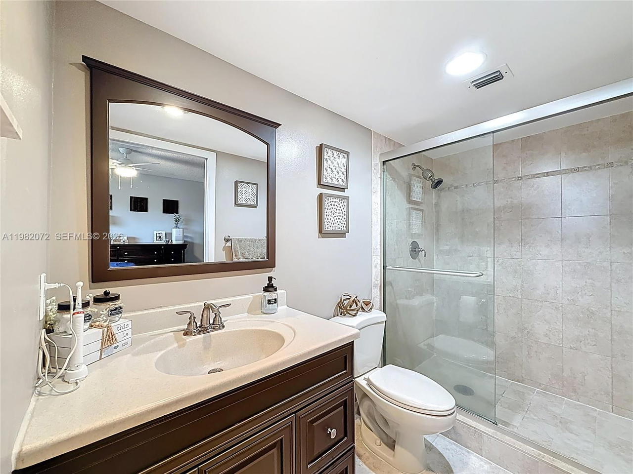 Real estate property located at 17000 67th Ave #423, Miami-dade, Country Lane Condo #2, Hialeah, FL