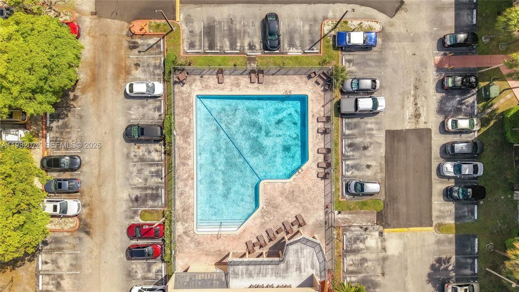 Real estate property located at 17000 67th Ave #423, Miami-dade, Country Lane Condo #2, Hialeah, FL