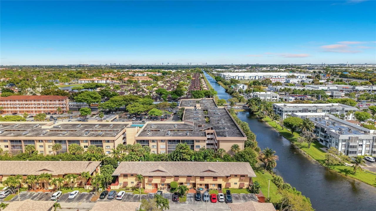 Real estate property located at 17000 67th Ave #423, Miami-dade, Country Lane Condo #2, Hialeah, FL