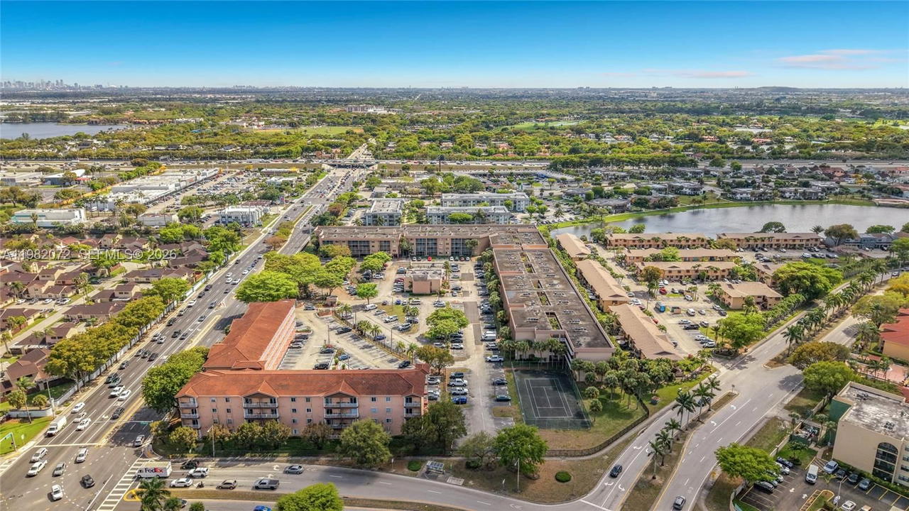 Real estate property located at 17000 67th Ave #423, Miami-dade, Country Lane Condo #2, Hialeah, FL