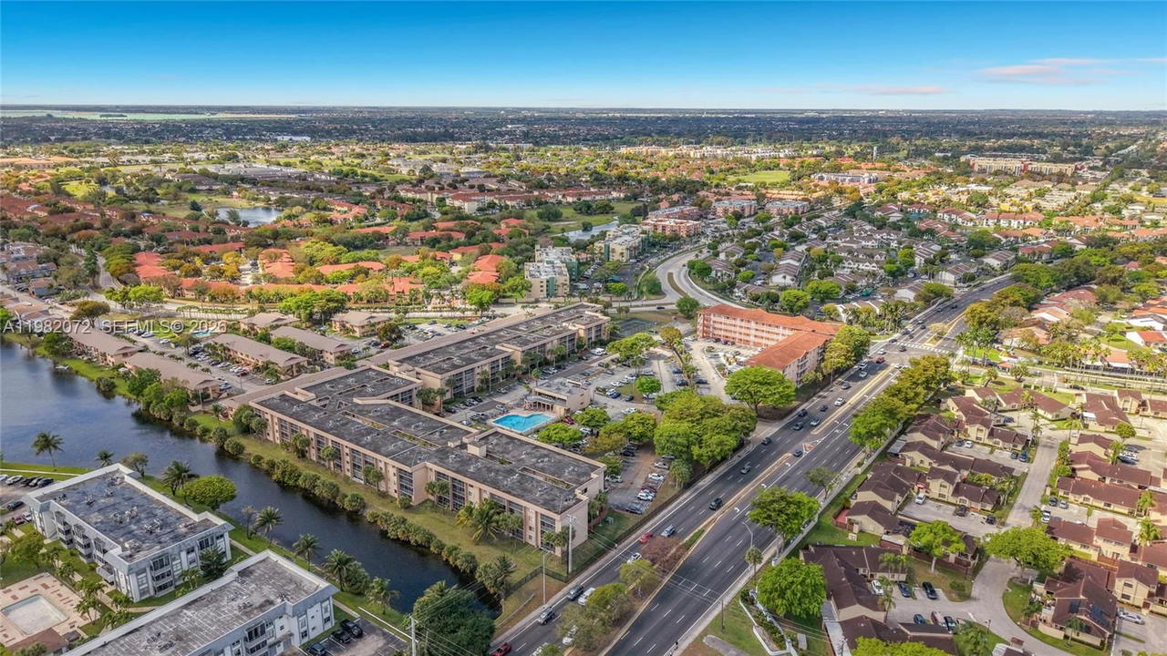 Real estate property located at 17000 67th Ave #423, Miami-dade, Country Lane Condo #2, Hialeah, FL