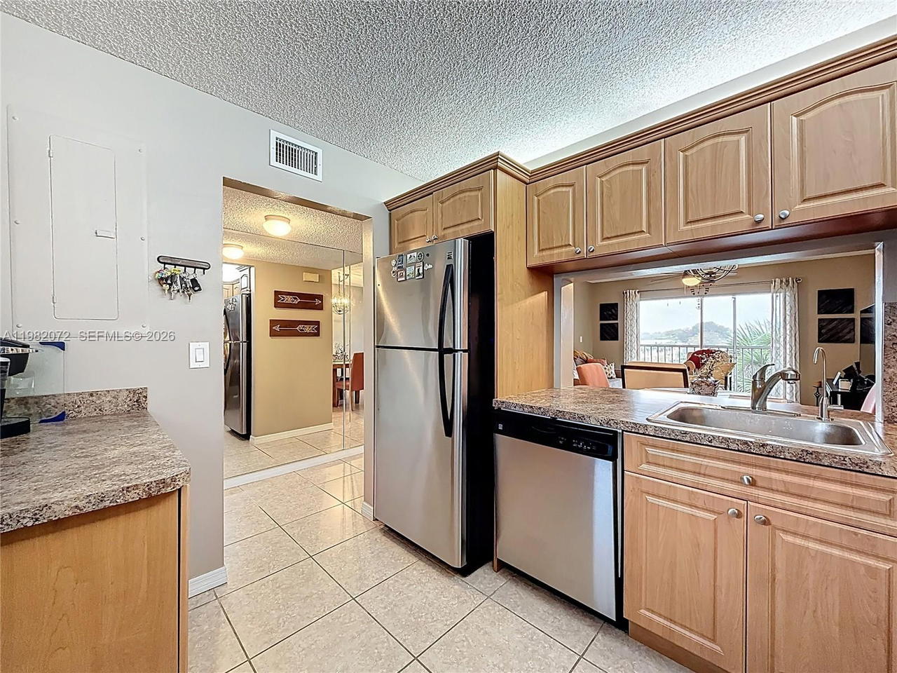 Real estate property located at 17000 67th Ave #423, Miami-dade, Country Lane Condo #2, Hialeah, FL