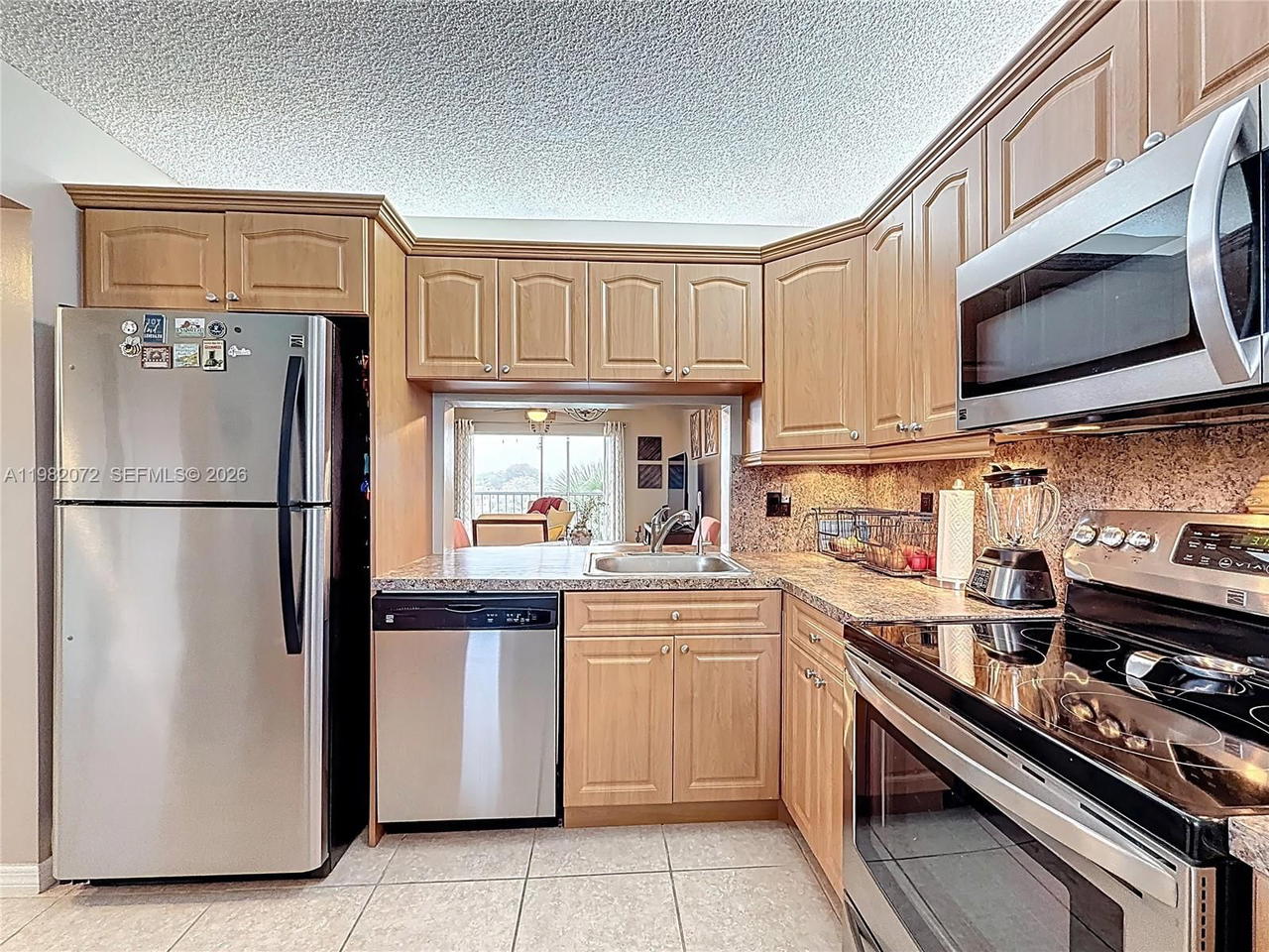 Real estate property located at 17000 67th Ave #423, Miami-dade, Country Lane Condo #2, Hialeah, FL