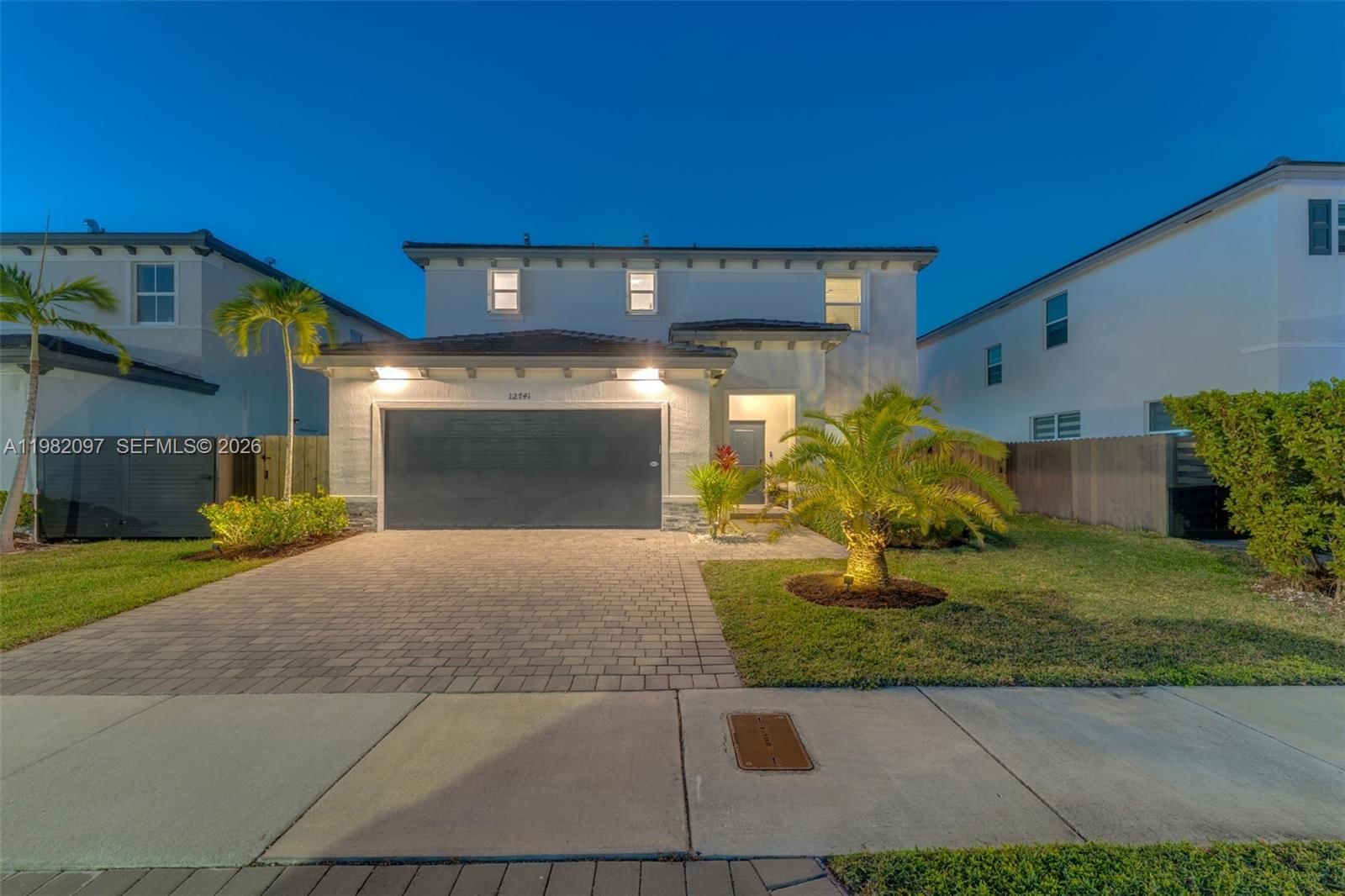 Real estate property located at 12741 213th Ter, Miami-dade, Siena North, Miami, FL