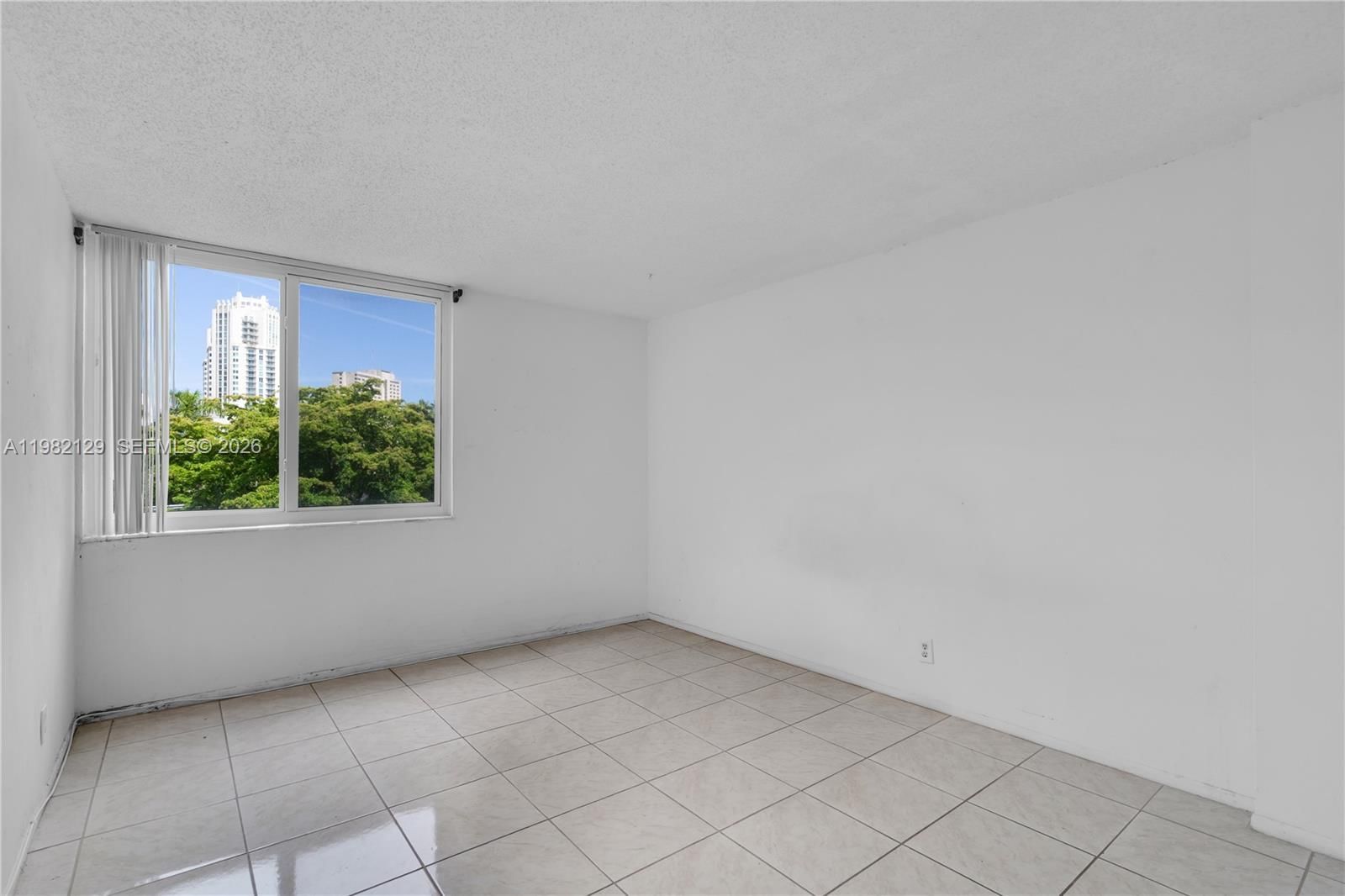 Real estate property located at 9001 77th Ave C402, Miami-dade, Dadeland Place Condo, Miami, FL