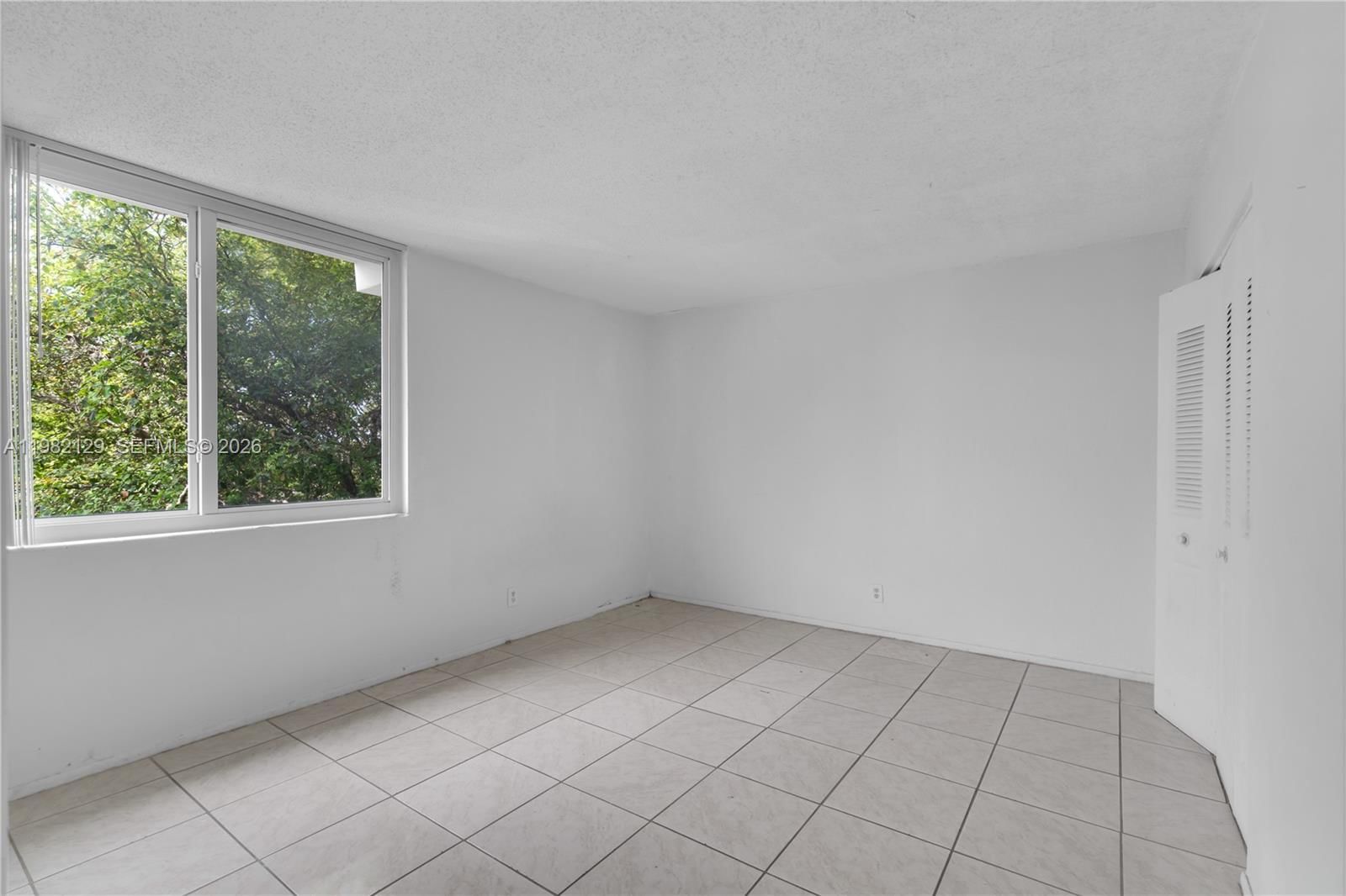 Real estate property located at 9001 77th Ave C402, Miami-dade, Dadeland Place Condo, Miami, FL