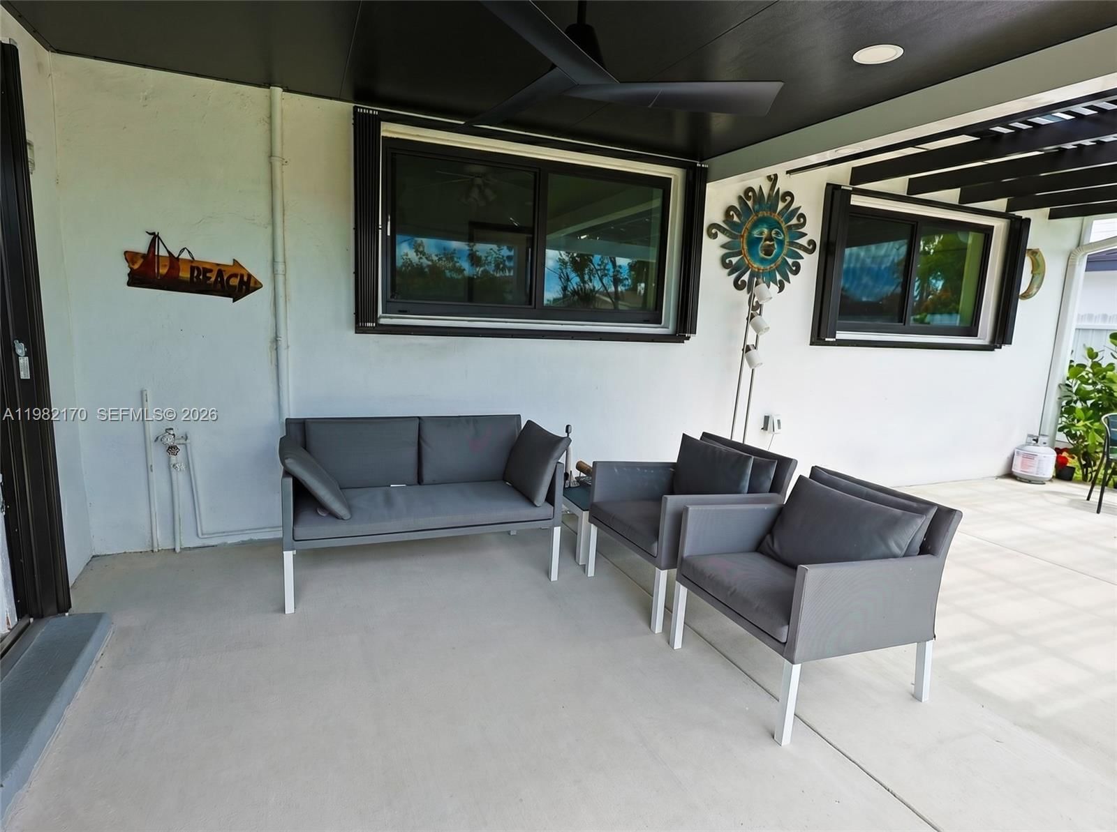 Real estate property located at 9460 Martinique Dr, Miami-dade, Cutler Ridge Sec 3, Cutler Bay, FL