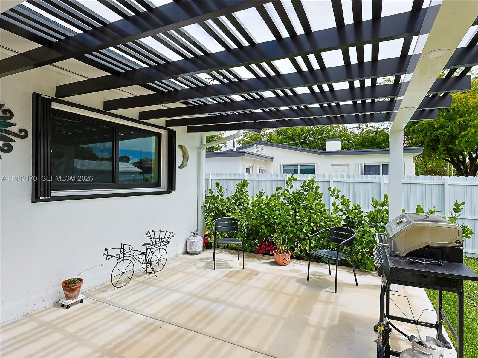 Real estate property located at 9460 Martinique Dr, Miami-dade, Cutler Ridge Sec 3, Cutler Bay, FL