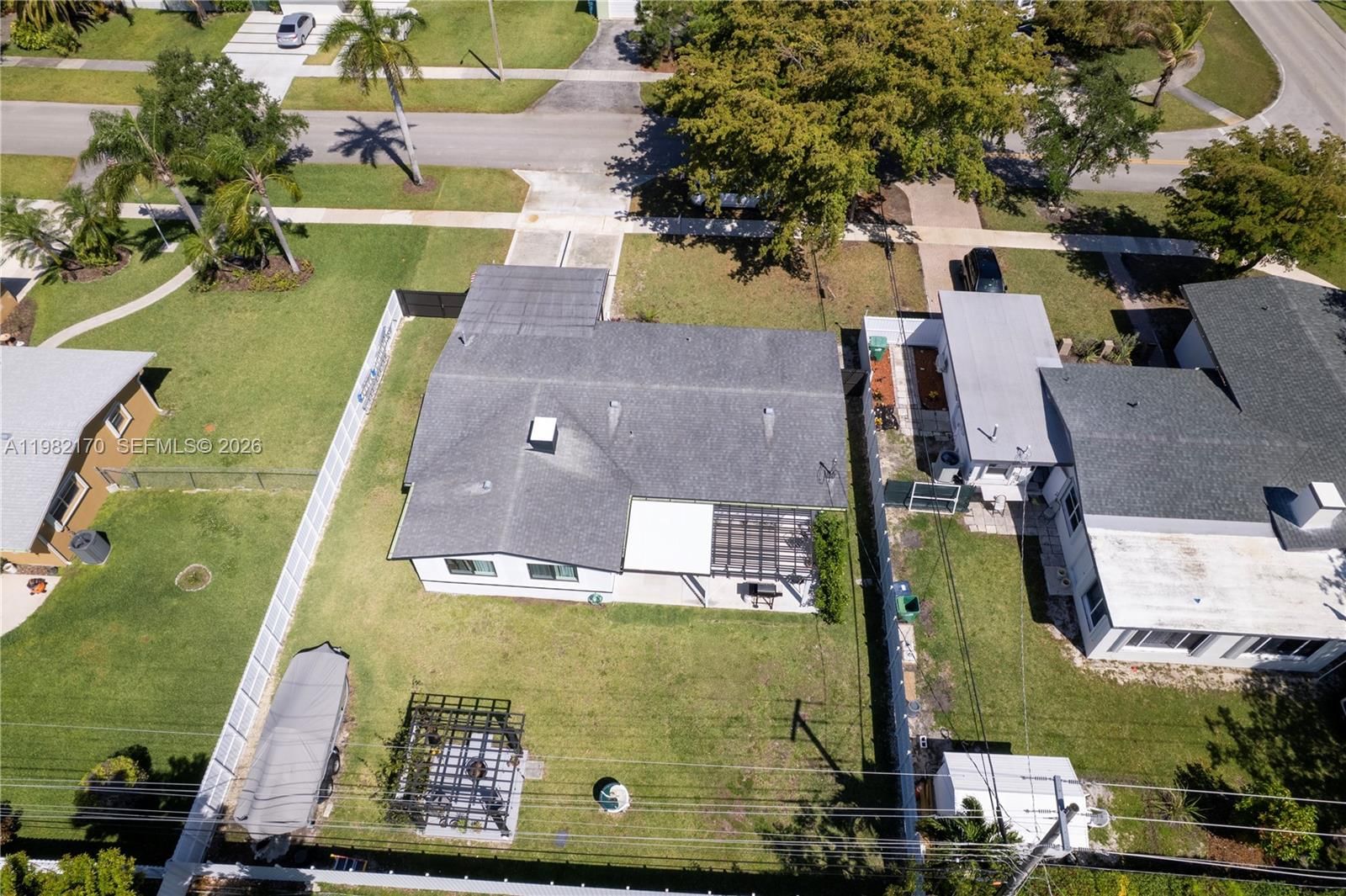 Real estate property located at 9460 Martinique Dr, Miami-dade, Cutler Ridge Sec 3, Cutler Bay, FL