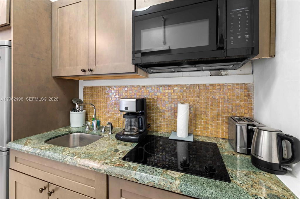Real estate property located at 255 24th St #501, Miami-dade, The Mantell Condo, Miami Beach, FL