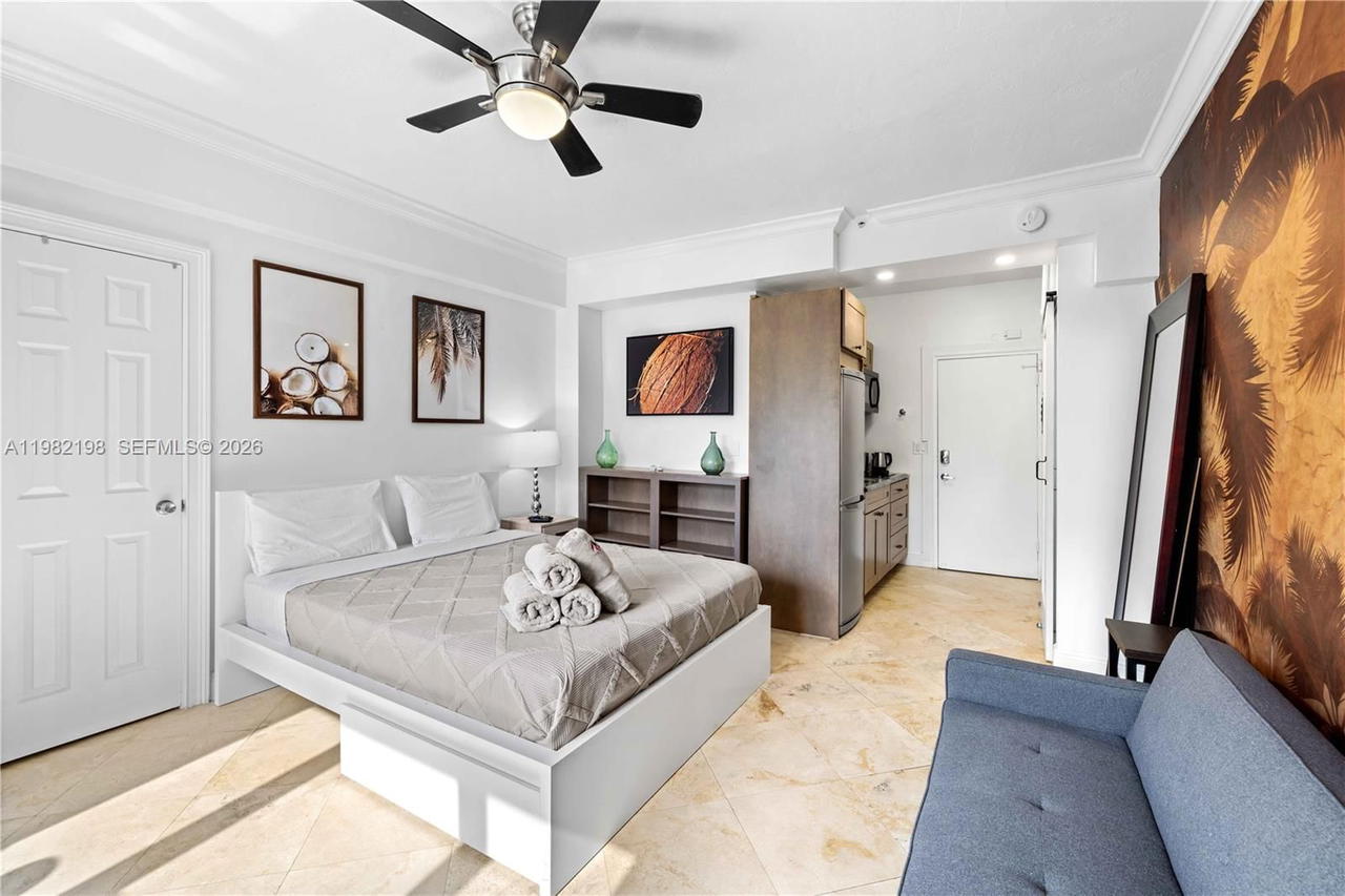 Real estate property located at 255 24th St #501, Miami-dade, The Mantell Condo, Miami Beach, FL